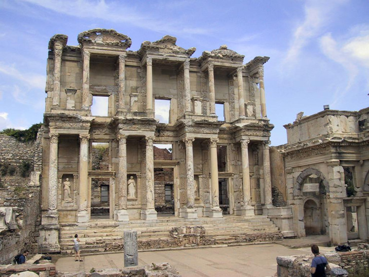 ancient library celsus Architecture and Optical Illusion